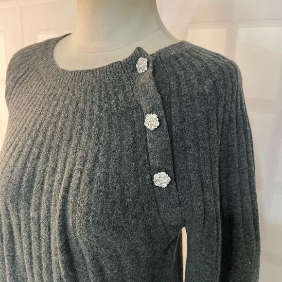 Loft Gray Rhinestone Floral Button Detail Ribbed Knit Sweater Size Medium - Picture 3 of 9